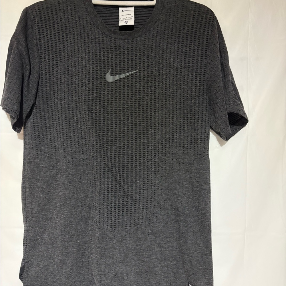 Nike Men's Charcoal Short Sleeve Tee